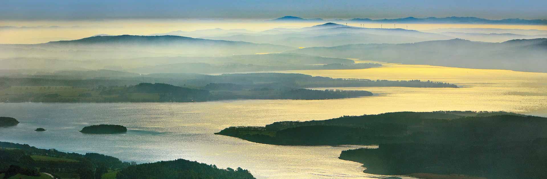 Lipno, šumava. Alpy